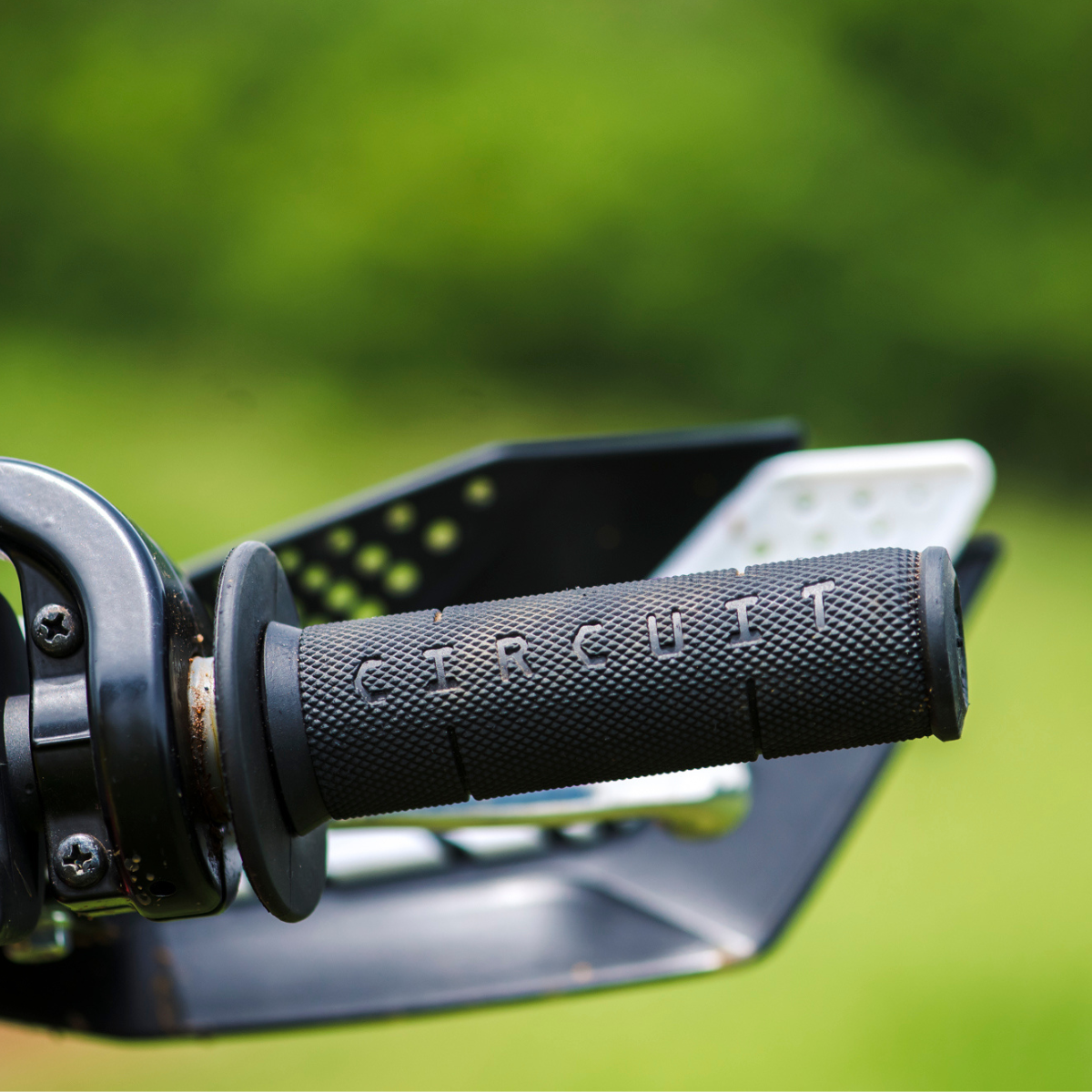 Circuit IV Handgrips